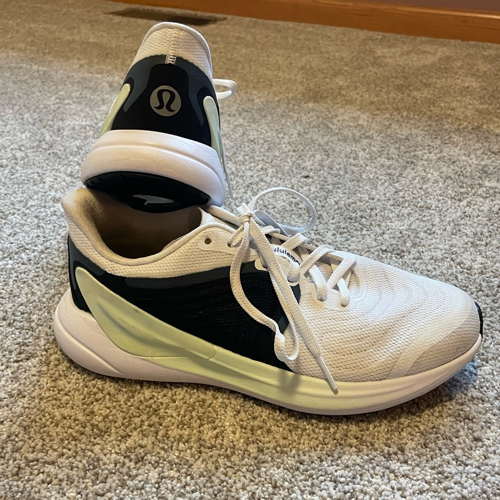 Women’s Lululemon Blissfeel Run 2 Tennis Running Shoes